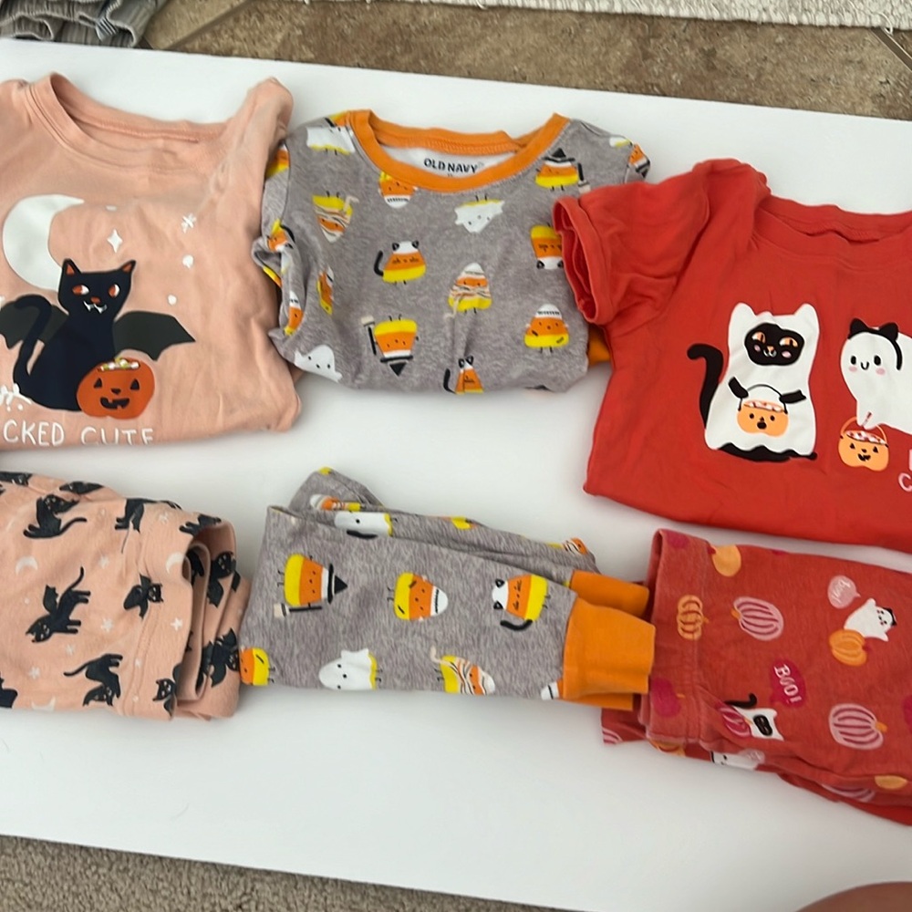 *Bundle Cat Halloween PJs* 5T - Old Navy